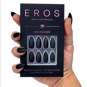 Strong, reusable, long lasting press on nails💅